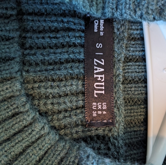 Zaful small sweater turtleneck - Picture 4 of 5